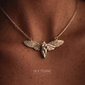 Collier Papillon de Nuit Femme Nu Or et Argent - Pendentif Corps Ailé Gothique Romantique - Bijou Fée Sombre Sorcière Acier Inoxydable
