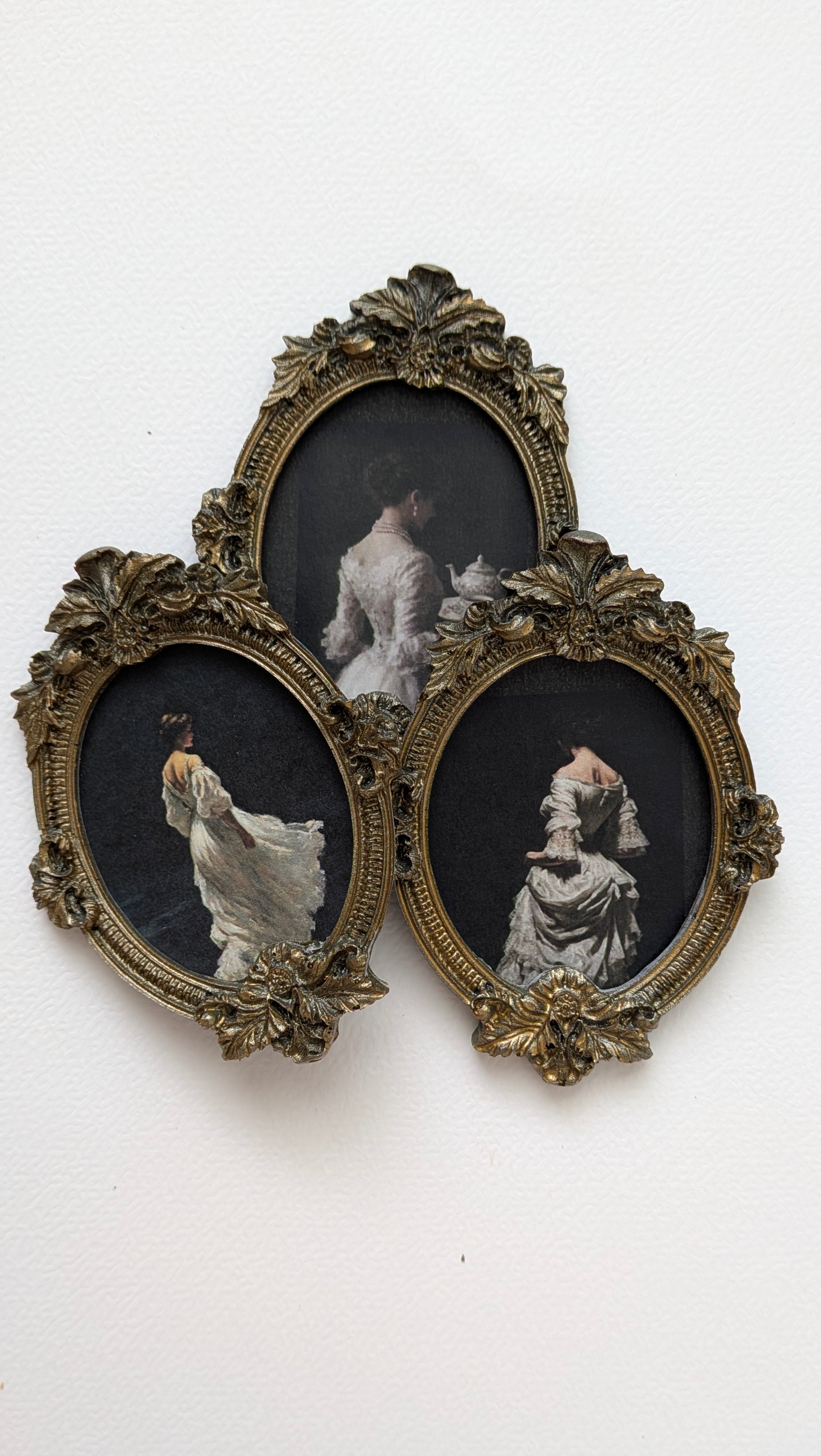 Lot de 3 Petits Cadres Ovales Dorés Style Baroque | Nocturne Décor