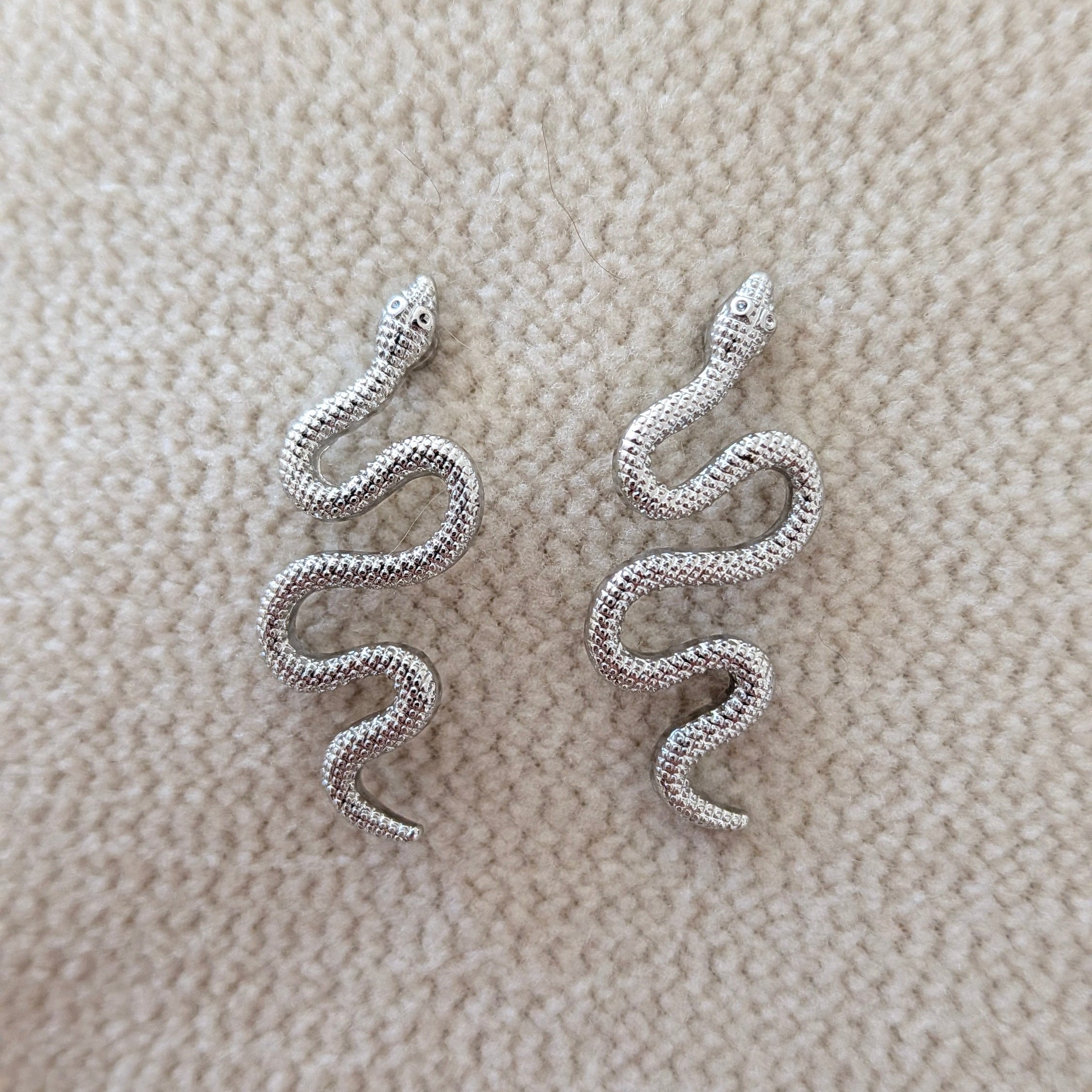 Boucles d'Oreilles Serpent Argent Acier Inoxydable - Puces Clous d'Oreilles Serpent Ondulé Gothique Chic - Bijoux Sorcière Mystique Punk Minimaliste